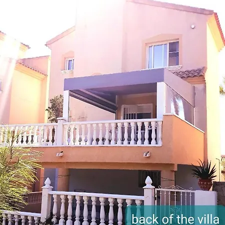Villa Fabulous Detached Large 5 Bedrooms 3 Bathrooms Backing Onto Golf Course *