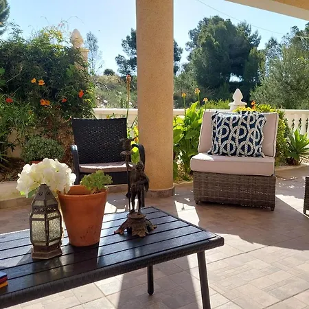 Villa Fabulous Detached Large 5 Bedrooms 3 Bathrooms Backing Onto Golf Course Villamartin (Valencia)