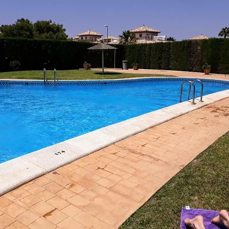 Villa Fabulous Detached Large 5 Bedrooms 3 Bathrooms Backing Onto Golf Course