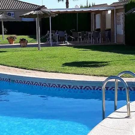 Villa Fabulous Detached Large 5 Bedrooms 3 Bathrooms Backing Onto Golf Course