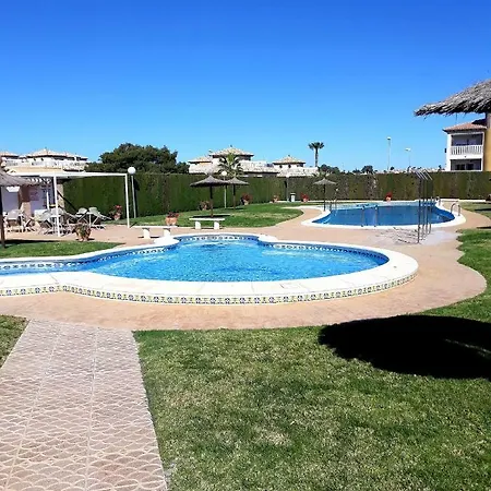 Villa Fabulous Detached Large 5 Bedrooms 3 Bathrooms Backing Onto Golf Course Villamartin (Valencia)