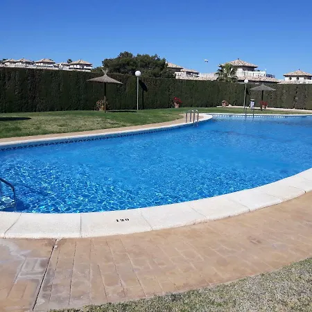 Villa Fabulous Detached Large 5 Bedrooms 3 Bathrooms Backing Onto Golf Course